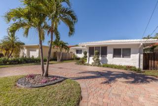 9172 Abbott Ave, Miami, FL 33154-3135