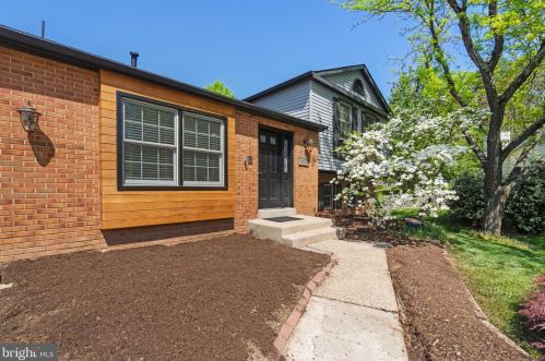 1602 Jubilation Ct, Herndon, VA 20170-2953