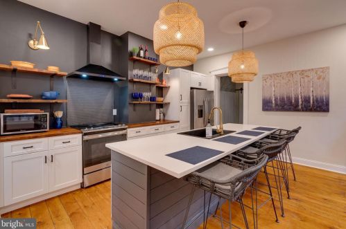 721 Orange St, Lancaster PA  17602-3118 exterior