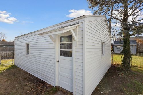 311 La Salle Ave, Mishawaka IN  46545-6224 exterior