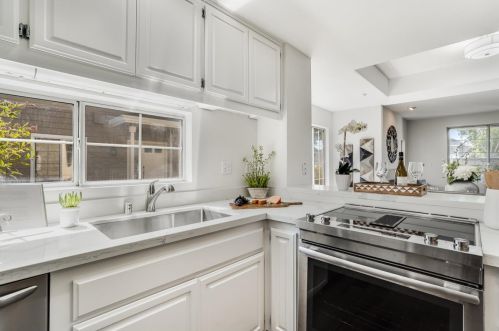 306 Treasure Island Dr, Belmont, CA 94002-4113