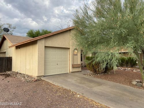 1671 Cochran St, Tucson, AZ 85746-1320