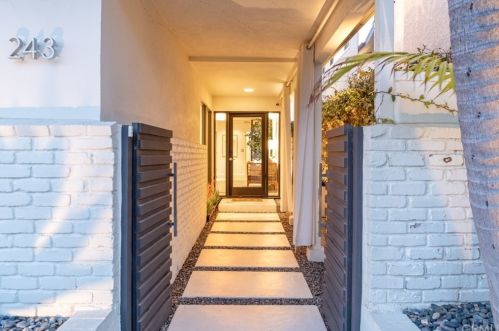 243 Walnut St, Newport Beach, CA 92663-1941