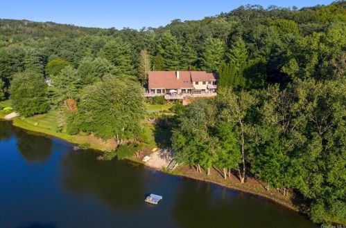 335 Greenwich Rd, Bedford, NY 10506-1720