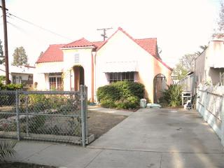 843 105th St, Los Angeles, CA 90044-4429