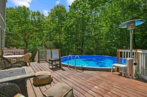 44 Tolend Rd, Dover NH  03820-5501 exterior