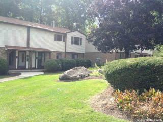 294 Village Ct, Kingston, NY 12401-2426