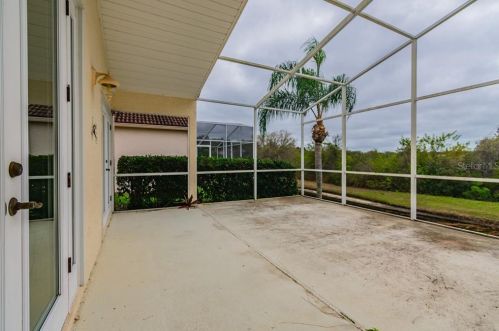 742 Lighthouse Dr, Tarpon Springs FL exterior