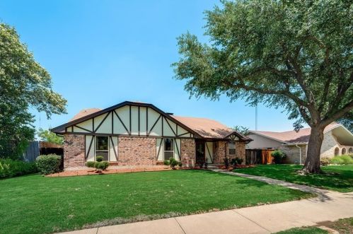 1024 Nottingham Dr, Carrollton, TX 75007-4819