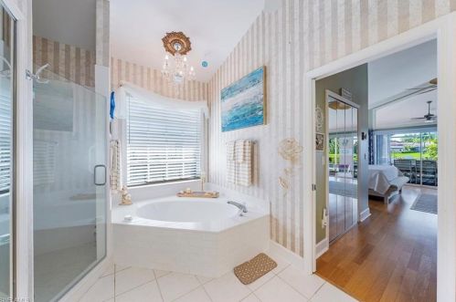 4270 Longshore Way, Naples FL  34119-8894 exterior