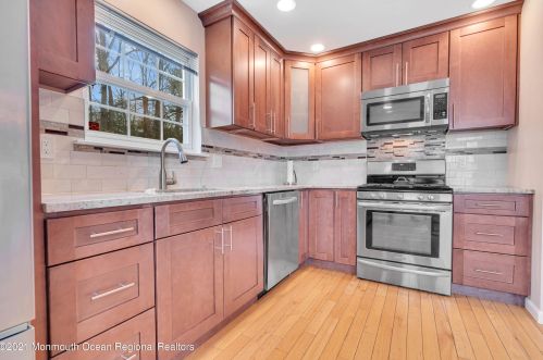 45 Enclosure Dr, Morganville NJ  07751-1807 exterior