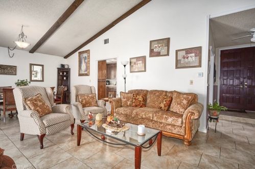 12542 Spring Valley Pkwy, Victorville CA  92395 exterior