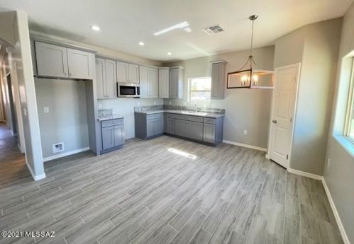 1351 9 Ave, Tucson AZ 85701-2504 exterior