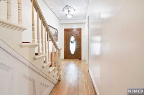 162 Summer Ave, Newark NJ  07104-2614 exterior