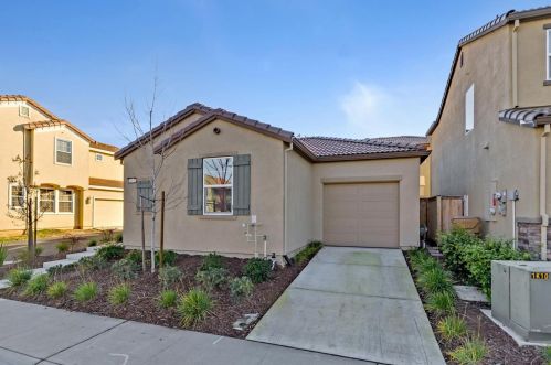 4808 Ocean Ln, Elk Grove, CA 95757-2545