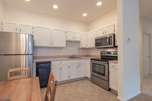 9301 Richmond Rd, West Milford Lakes NJ  07480-5131 exterior