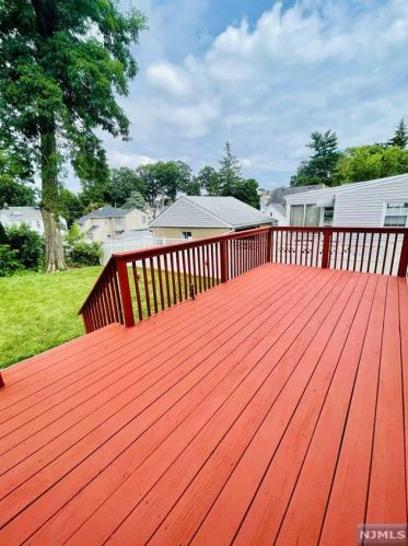 279 Highland Ave, Wood-Ridge NJ  07075-1523 exterior