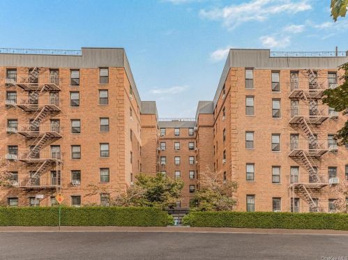 3636 Greystone Ave, Bronx NY  10463-2044 exterior
