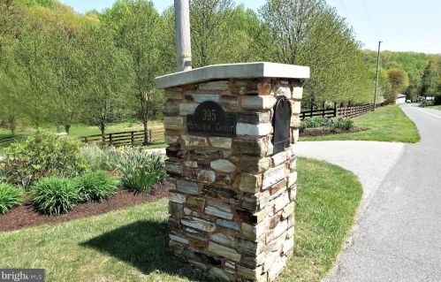 395 Bethlehem Church Rd, Red Lion, PA 17356-8447