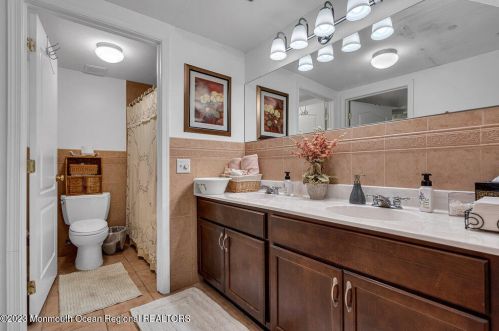 111 Autumn Rd, Lakewood NJ  08701-1622 exterior