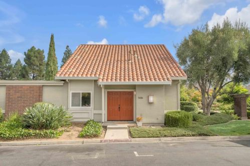 5686 Hollyleaf Ln, San Jose, CA 95118-3527