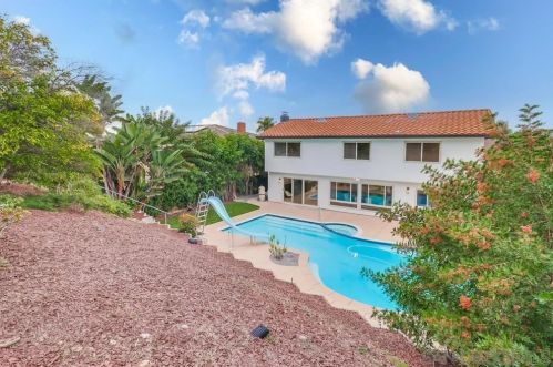 6319 Lake Athabaska Pl, San Diego CA  92119-3526 exterior