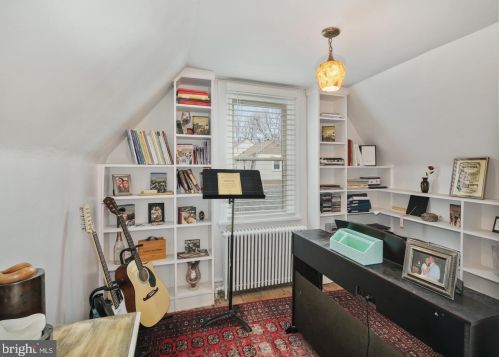 8322 Cedar Rd, Melrose Park PA  19027-2141 exterior