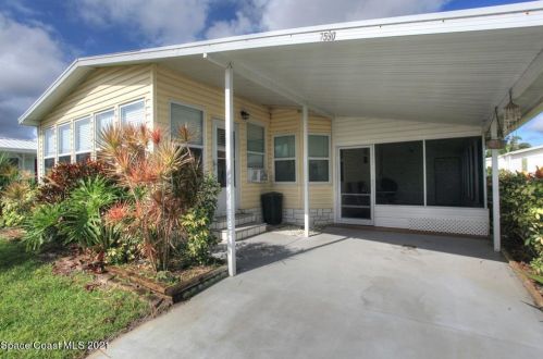 7590 Cedar Bark Rd, Sebastian, FL 32976-7747