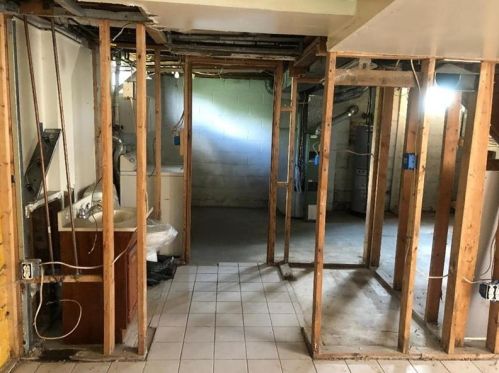 17 Virginia Dr, Mckeesport PA  15133-1005 exterior