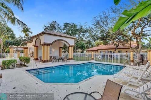 13305 32nd St, Hollywood FL 33027-3911 exterior