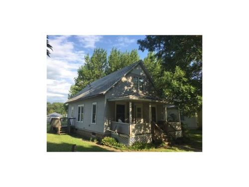 20 Greene St, Walker, IA 52352-9761