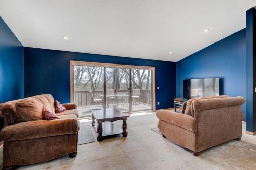 848 11th St, New Johannesburg, WI 54017-2571