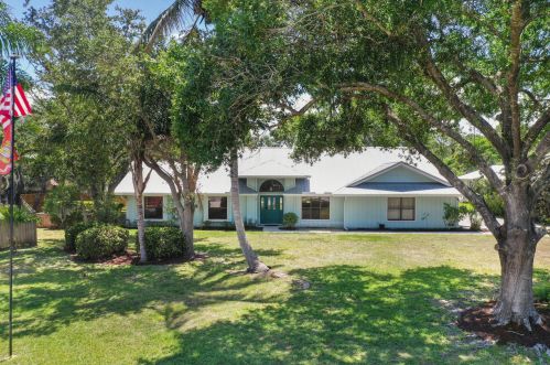 1146 Magnolia Bluff Dr, Palm City, FL 34990-1981