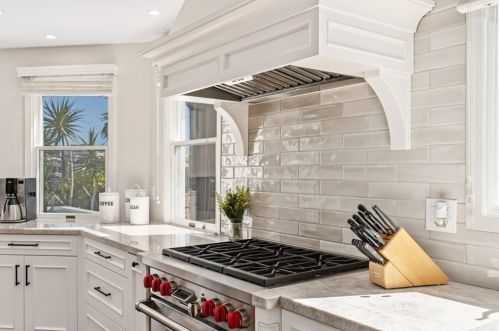 226 9 St, Huntington Beach CA 92648-4635 exterior