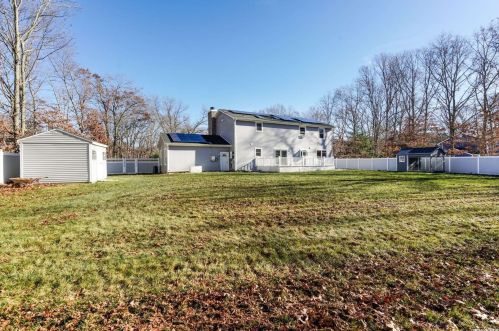 12 Ramblewood Rd, Shoreham NY  11786-2300 exterior