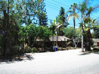 480 Saxony Rd, Encinitas CA  92024-2724 exterior