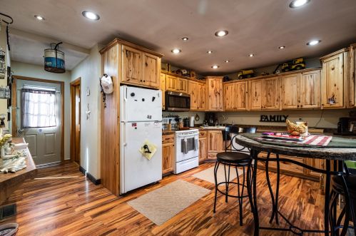 954 Farnam St, La Crosse, WI 54601-5520