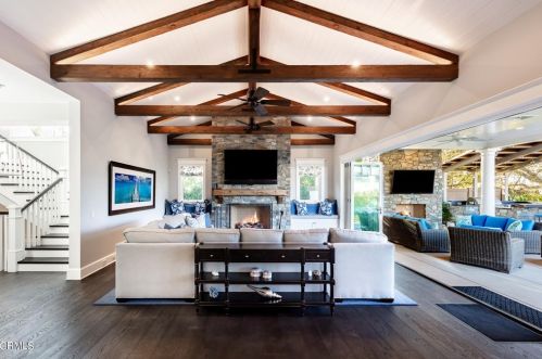 655 Hillcrest Ave, La Canada CA  91011-4040 exterior