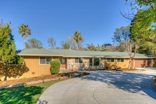 15 Woodcrest Dr, Oroville CA  95966-5518 exterior