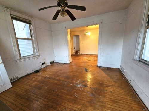 614 School St, Moon Twp, PA 15108-1930