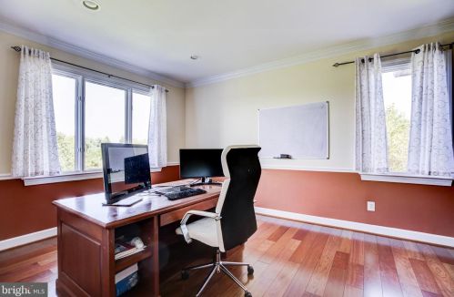 20405 Crimson Pl, Leesburg VA 20175-6362 exterior