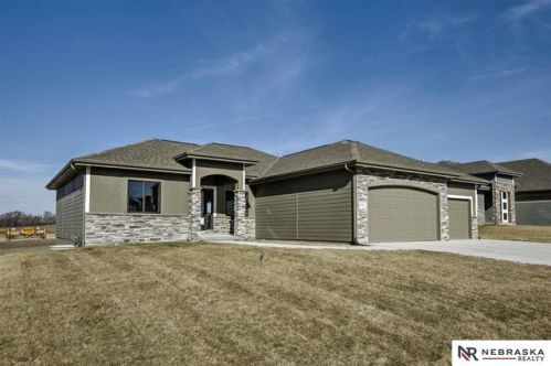 521 Locust St, Gretna, NE 68028