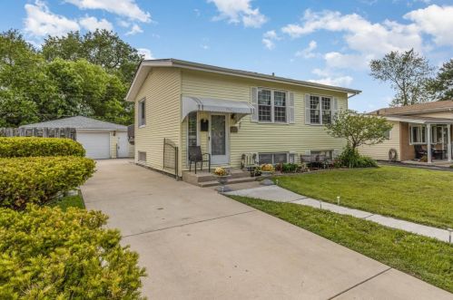 9542 Farmer Dr, Hammond, IN 46322-3229