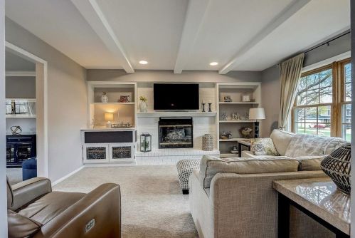 13190 Scarborough Dr, Waukesha WI  53151-6122 exterior