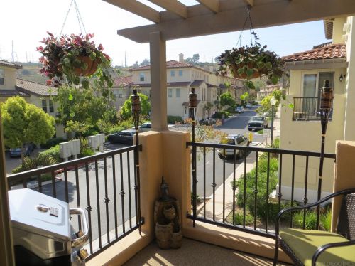 2722 Piantino Cir, San Diego CA 92108-4760 exterior