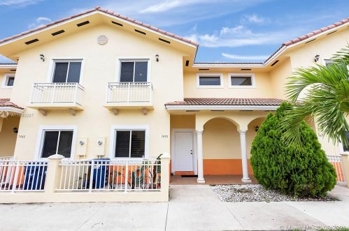 7470 178th Ter, Hialeah, FL 33015-8434