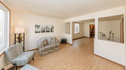 333 Smith St, Milwaukee, WI 53207-1507