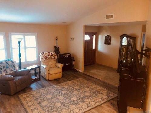 1850 Treseder Cir, El Cajon CA  92019-3829 exterior