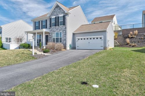 130 Ava Dr, Red Lion, PA 17356-8946