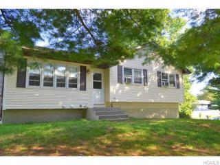 3 Dun Donald Cir, Middletown, NY 10941-1703